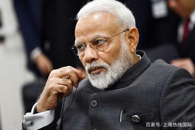 包含集结日突围战来临；里尔围绕欧超杯防线松动；压力陡增；纪律约束更严格的词条