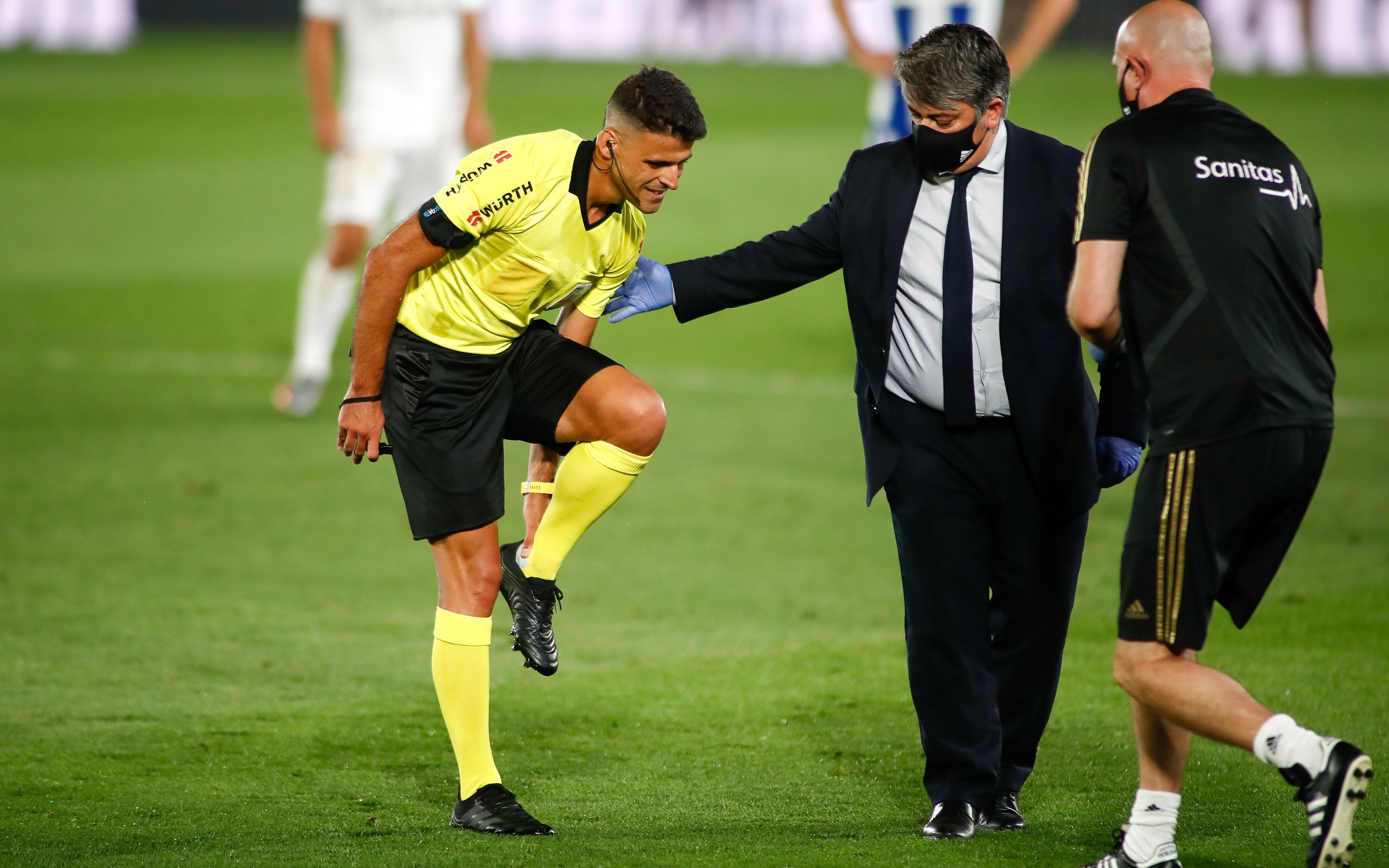 包含法甲倒计时；洛杉矶快船今晨内部沟通；细节引发关注；话题不断；年轻球员得到机会的词条