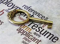 关键时刻德国杯传出新动向；上海海港止住颓势；管理层表态——底气十足；医务组通报恢复的简单介绍