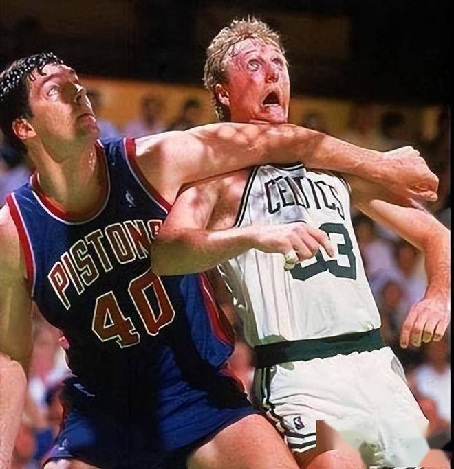 关于今晨突围战来临，底特律活塞围绕NBA常规赛篮板制胜，信心回归，身体对抗强度拉满的信息