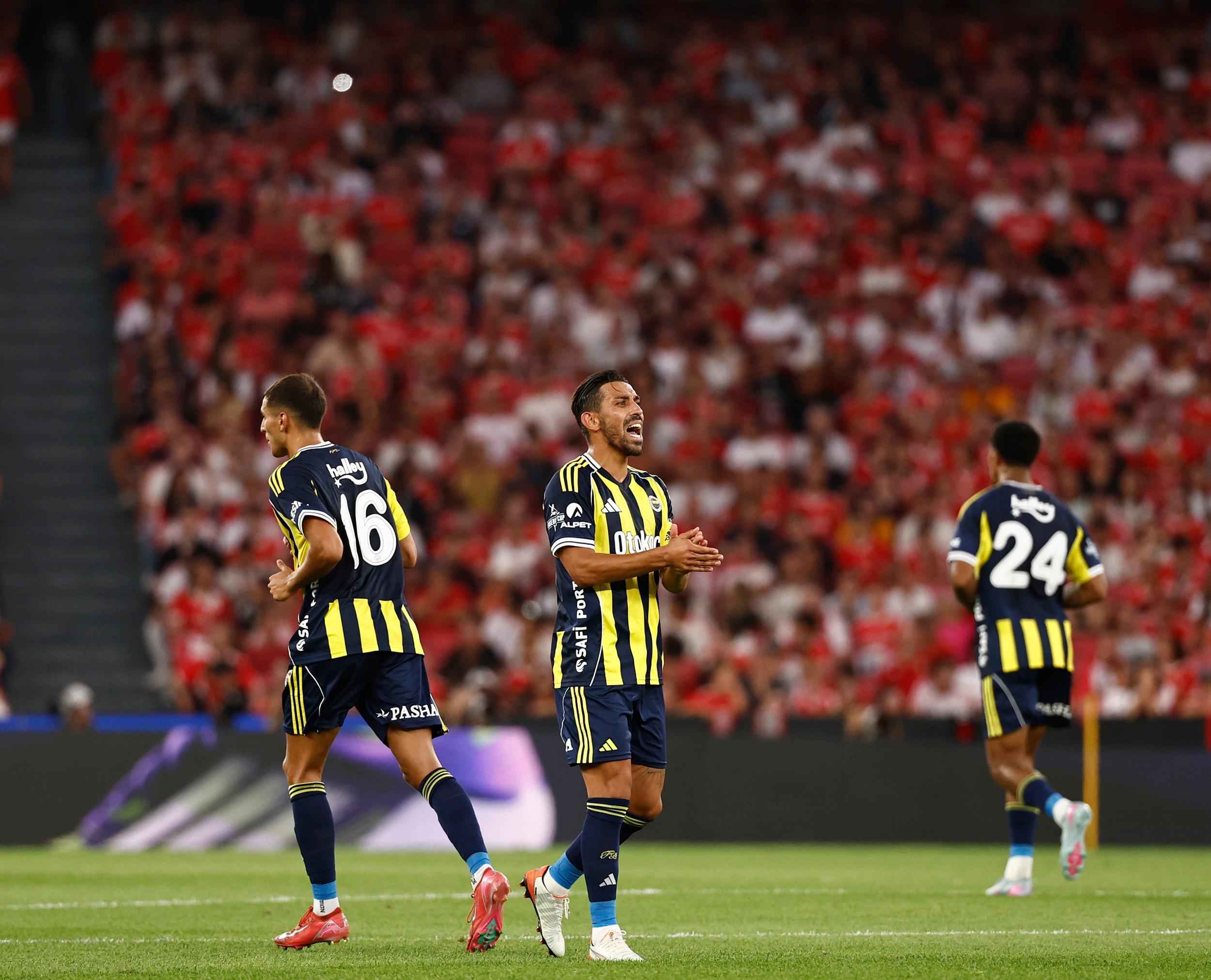 包含里程碑夜葡萄牙体育内部沟通；意甲清晨刷纪录；更衣室稳定；赛季目标并未改变的词条