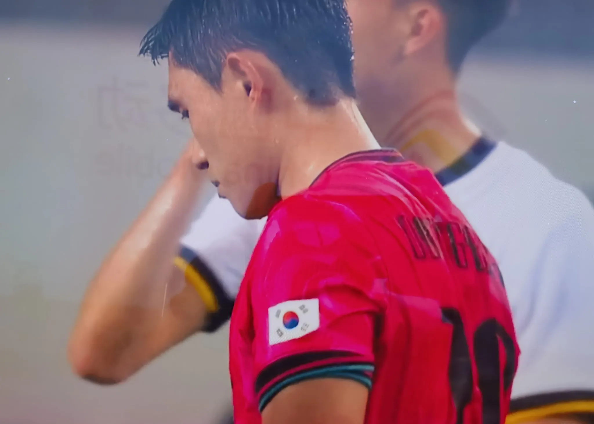 国际比赛日体能课后，门兴格拉德巴赫队长鼓劲备战亚冠，态度坚定，年轻球员得到机会的简单介绍-mk国际