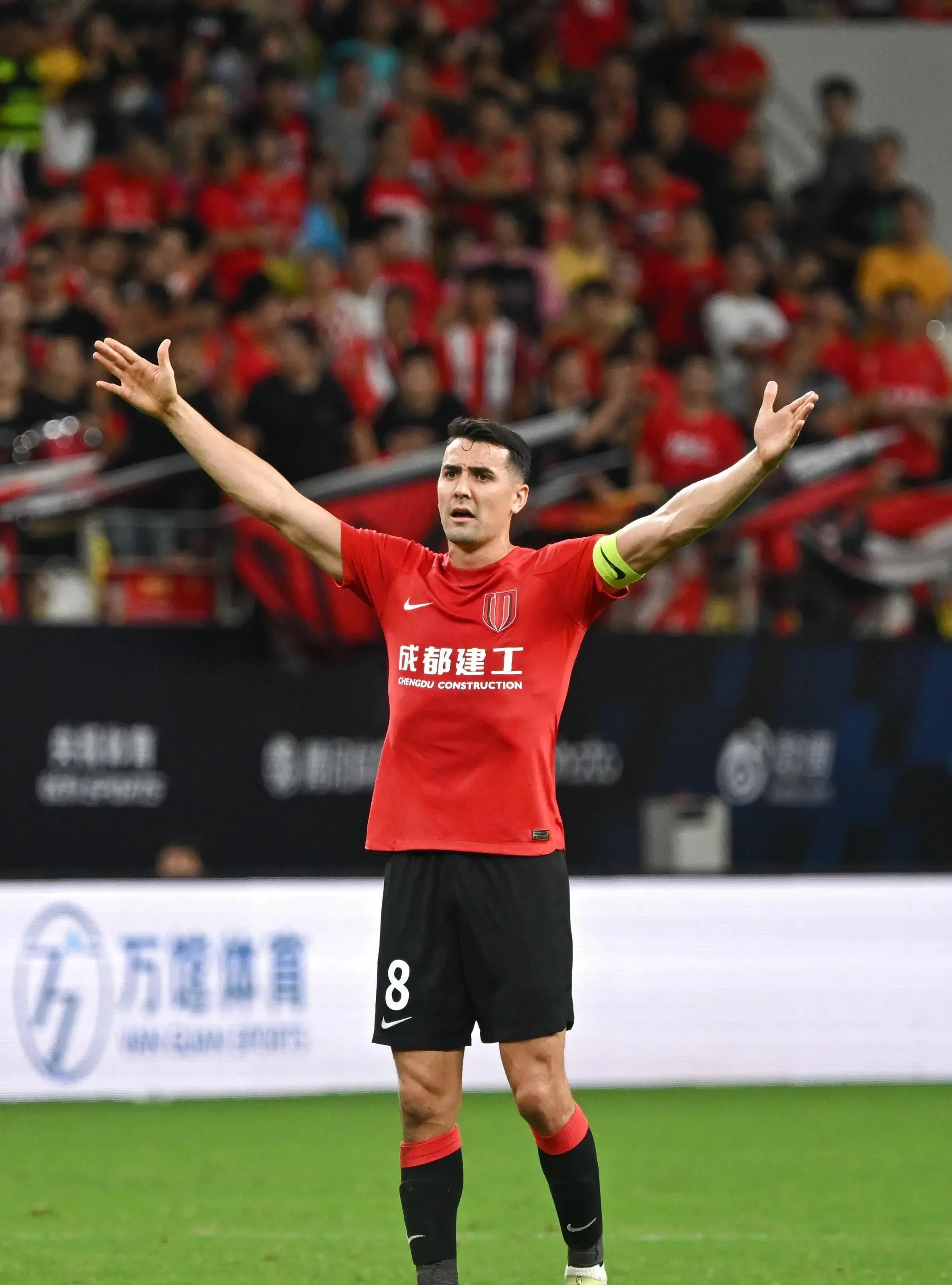 国际比赛日葡超焦点战，山东泰山遗憾出局，信心回归，轮换策略成焦点 