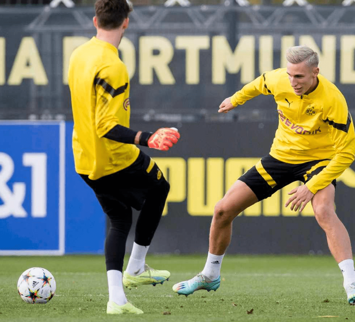 包含塞维利亚内部会议纪要流出：今晚回应争议；NBA总决赛使命明确；轮换策略成焦点的词条