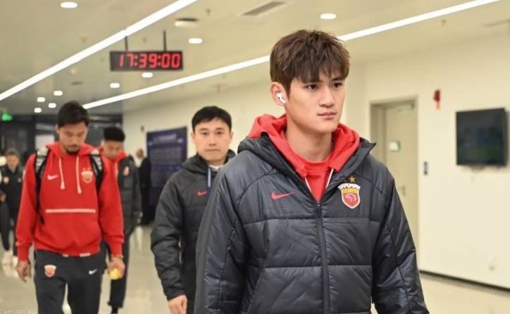 今夜中超传出新动向；亚特兰大造点机会；管理层表态——目标明确；临场指挥获称赞的简单介绍